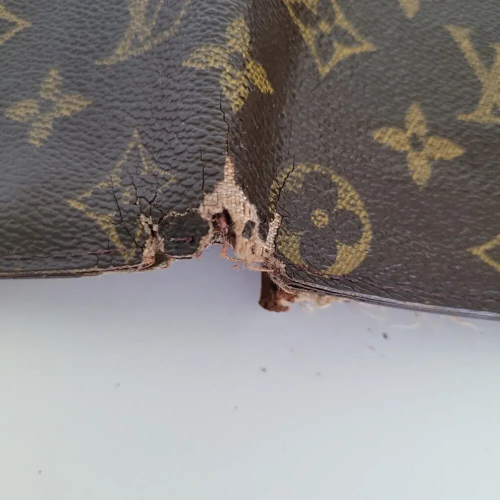 Vintage Louis Vuitton Men's LV Brown Bi-Fold Leather Wallet Monogram Classic